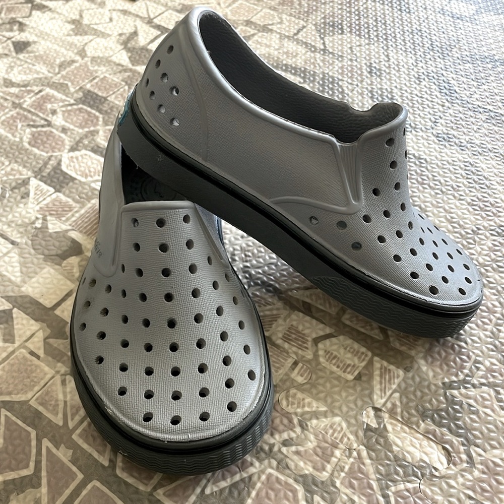 Native Toddler Size 9